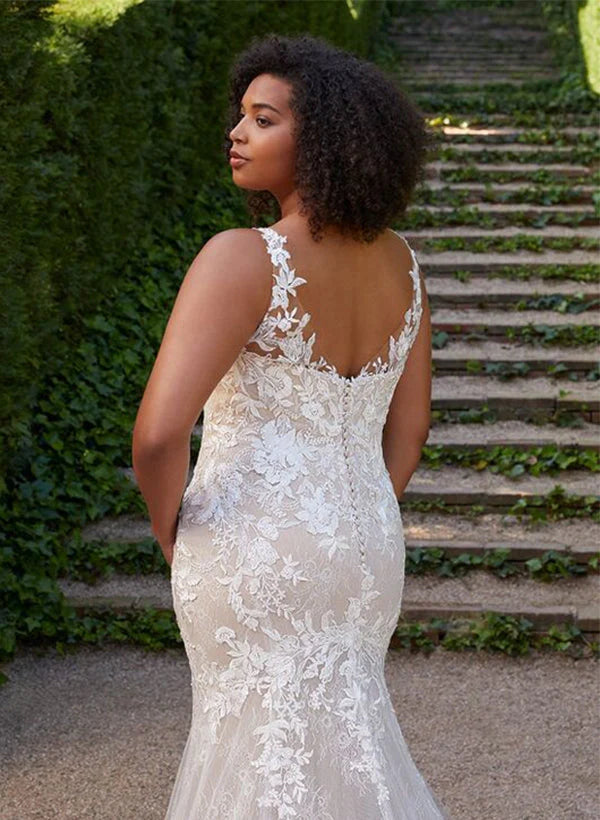 Wholesale Trumpet/Mermaid V-Neck Plus Size Lace Wedding Dress With Applique