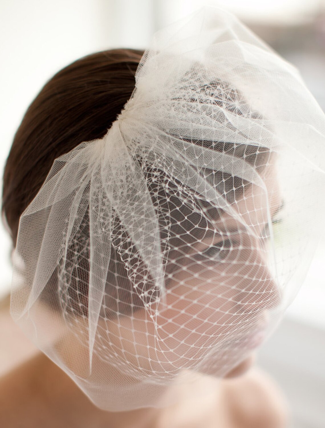 Wholesale Two-tier Vintage Style / Classic Style / Birthday Wedding Veil Blusher Veils / Birdcage Veils with Pure Color Tulle