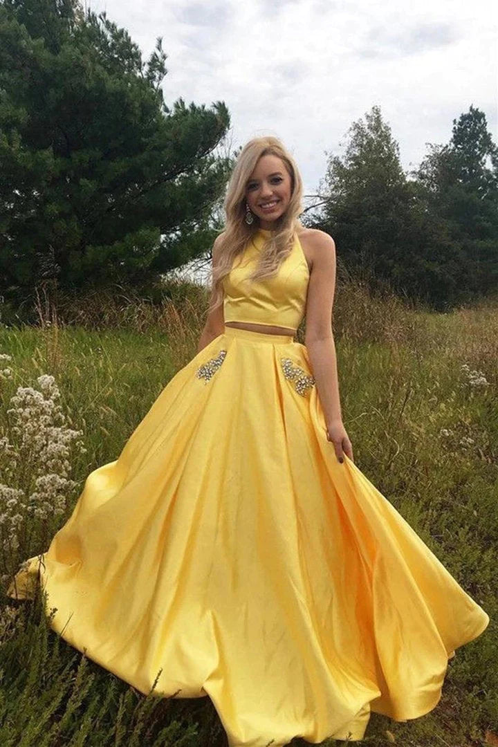 Wholesale Two Pieces Halter Open Back Yellow Prom Dresses Beads Evening Dresses with Pockets