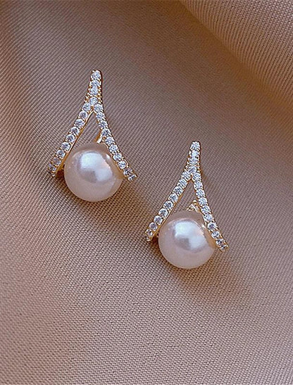 Wholesale Women's Pearl Stud Earrings Fine Jewelry Classic Precious Stylish Romantic Earrings Jewelry Silver For Gift Festival 1 Pair