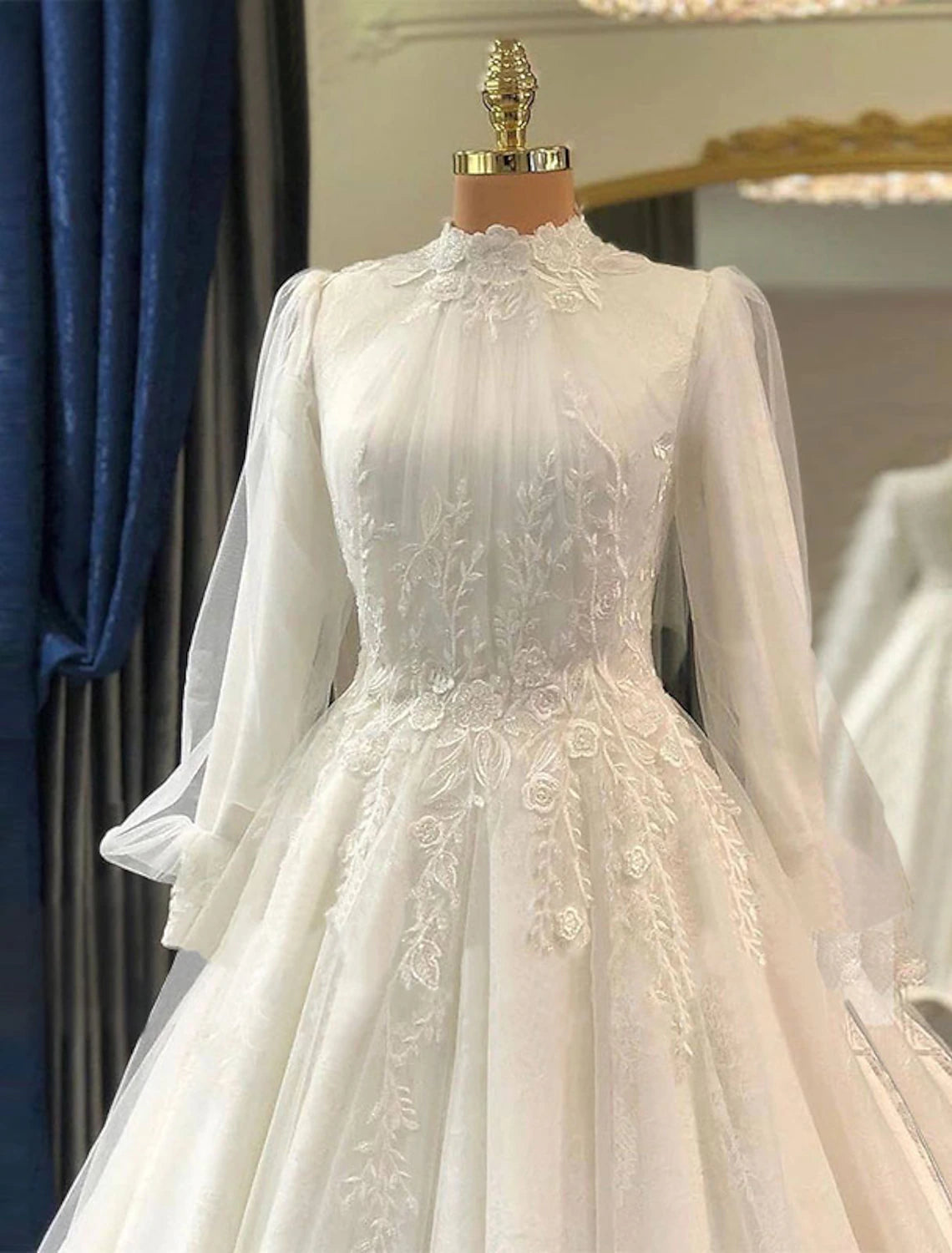 Wholesale Engagement Vintage 1940s / 1950s Formal Fall Wedding Dresses Ball Gown High Neck Long Sleeve Court Train Lace Bridal Gowns With Pleats Appliques