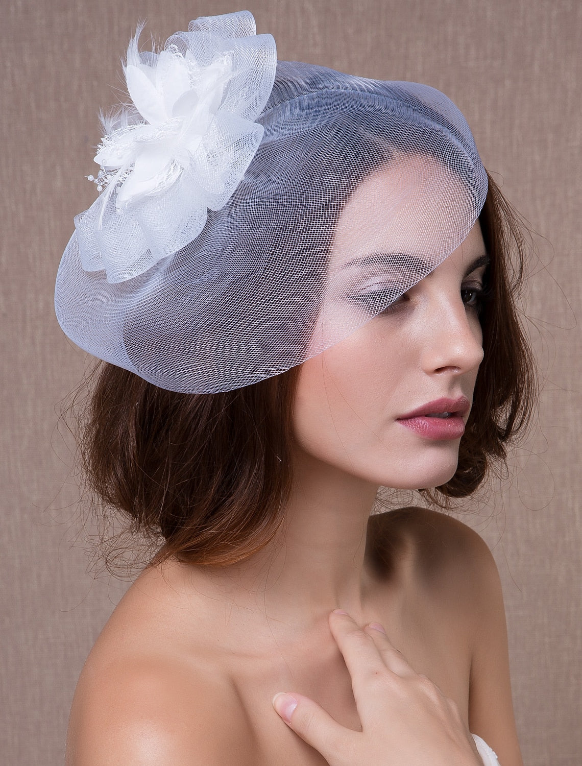 Wholesale White Wedding Fascinator Tulle Beaded Organza Fascinators Hats Headwear Clip Vintage Elegant with Feathers Fur Flower 1 Piece Kentucky Derby Horse Race Tea Party Ladies Day Headpiece