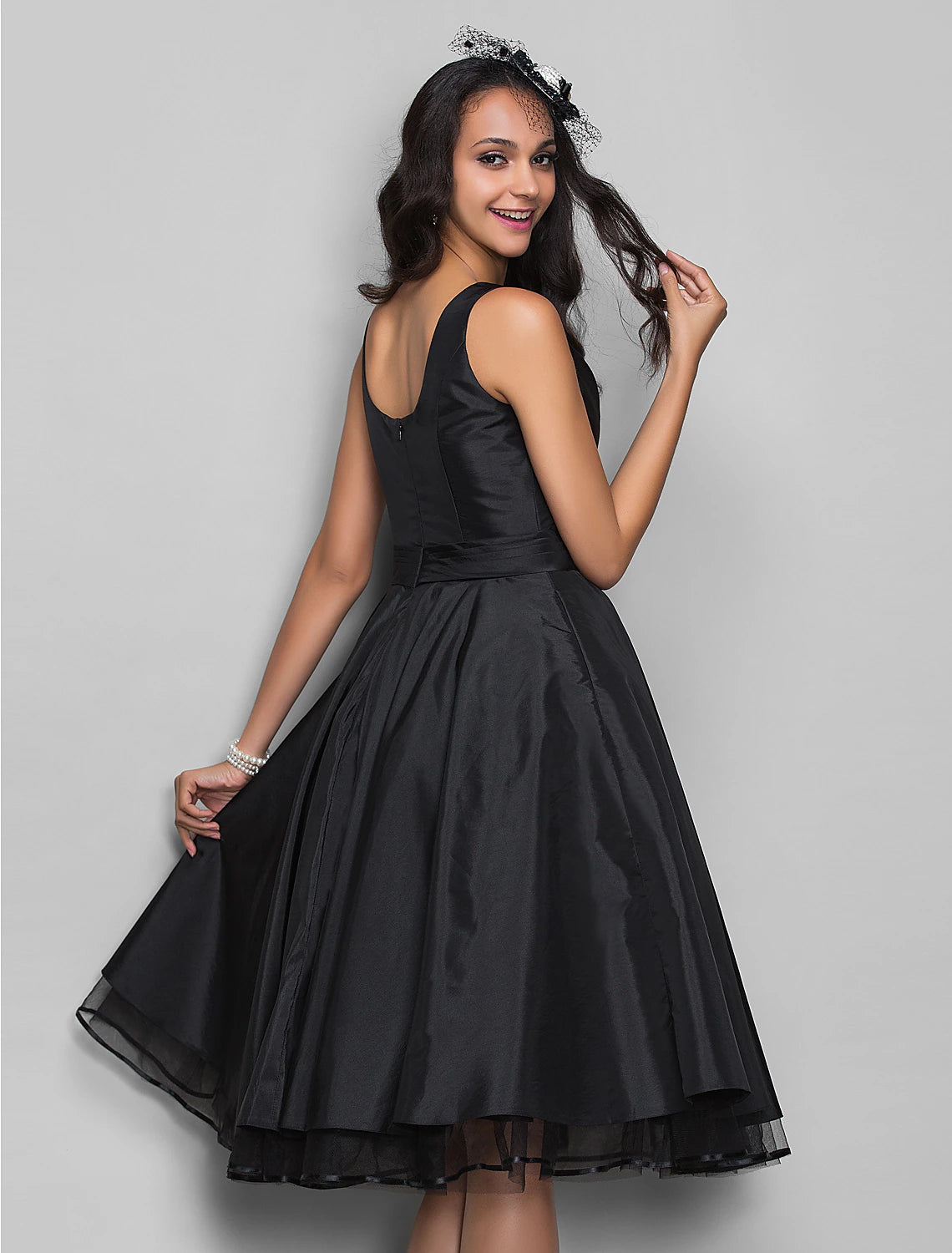 Wholesale A-Line Cocktail Dresses Vintage Dress Halloween Wedding Guest Knee Length Sleeveless V Neck Taffeta with Pleats Crystals