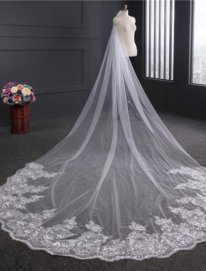 Wholesale One-tier Cute Wedding Veil Cathedral Veils with Embroidery 62.99 in (160cm) Lace / Oval