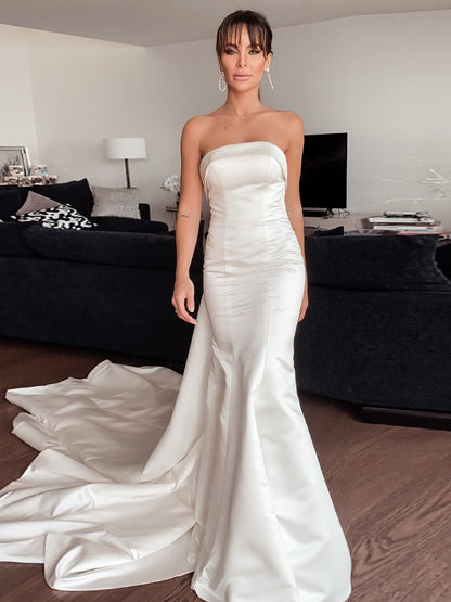 Wholesale Sheath/Column Satin Ruffles Strapless Sleeveless Court Train Wedding Dresses