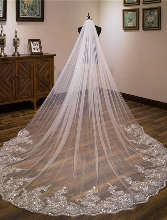 Wholesale One-tier Cute Wedding Veil Cathedral Veils with Embroidery 62.99 in (160cm) Lace / Oval