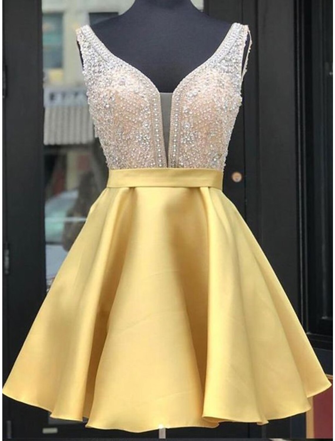 Wholesale A-Line Homecoming Dresses Sparkle & Shine Dress Holiday Graduation Short / Mini Sleeveless V Neck Satin with Beading