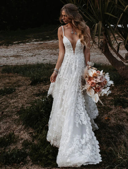 Wholesale Beach Sexy Boho Wedding Dresses A-Line Sweetheart Camisole Spaghetti Strap Court Train Lace Outdoor Bridal Gowns With Appliques Split