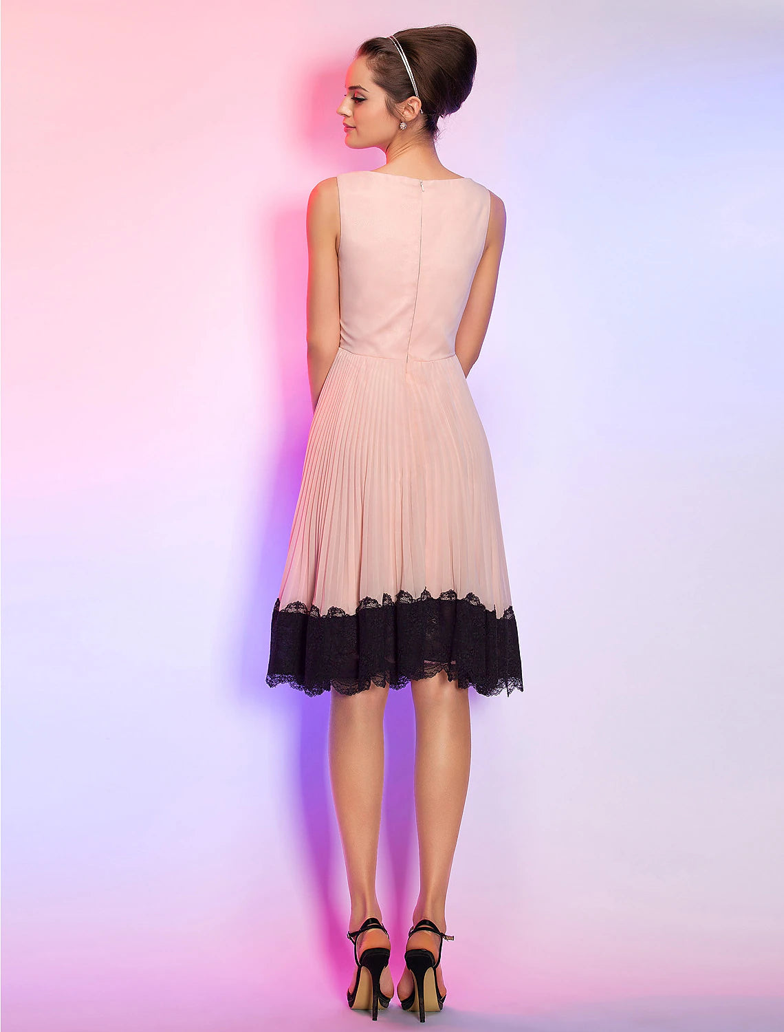 Wholesale A-Line Cute Dress Homecoming Knee Length Sleeveless Boat Neck Pink Dress Chiffon with Lace