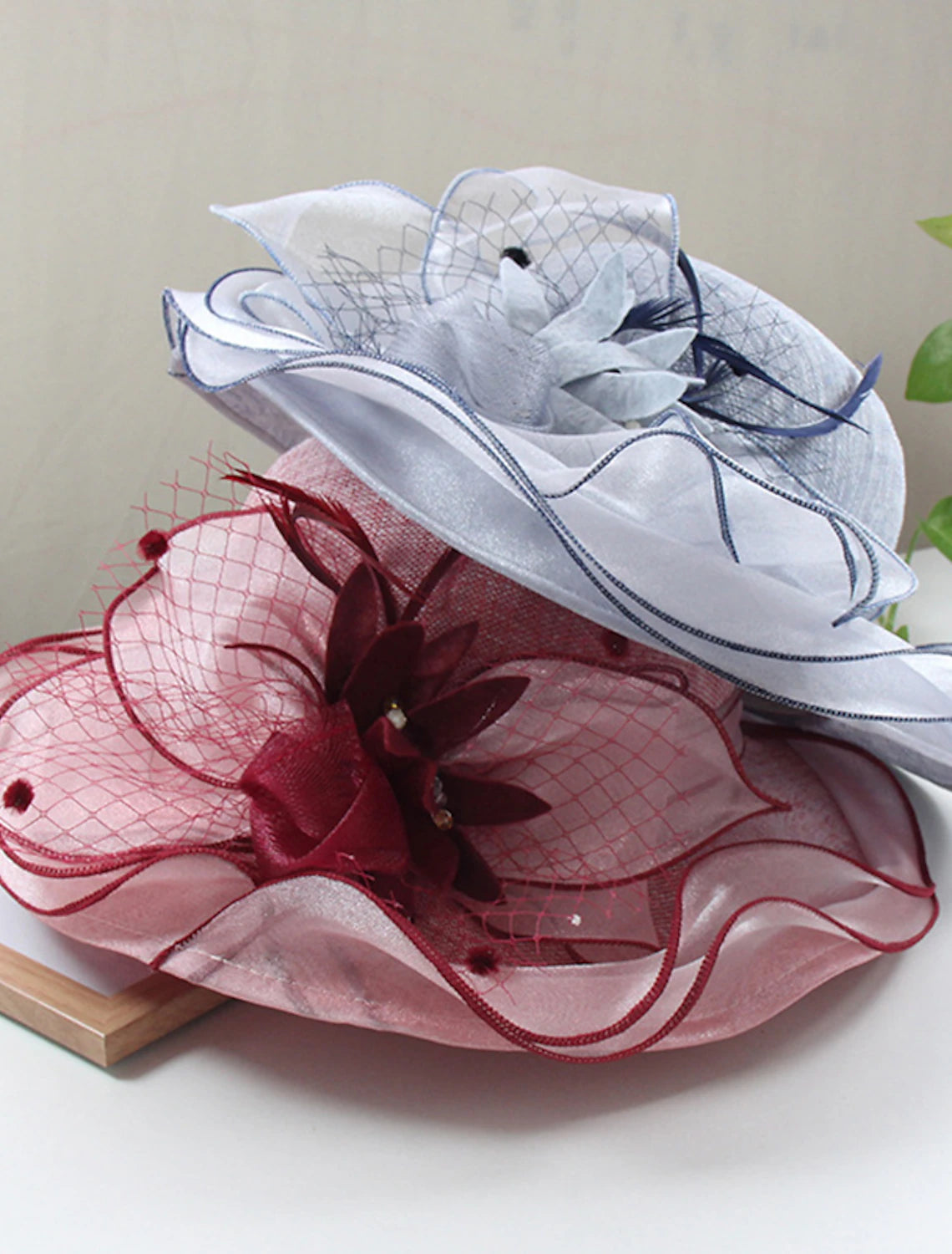 Wholesale Hats Headwear Straw Hats Tulle Linen / Polyester Blend Bucket Hat Straw Hat Sun Hat Casual Holiday Kentucky Derby Melbourne Cup Vintage Style Elegant With Feather Appliques Headpiece Headwear