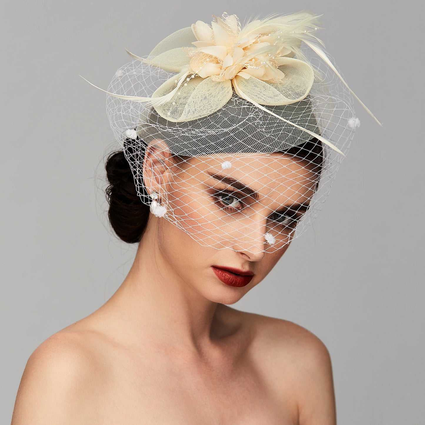 Wholesale Elegant Fascinators Hats Linen Net Mesh Headpiece Kentucky Derby Hat with Clip Headband Feather Floral Flower Mesh Net Wedding Evening Party Horse Race Ladies Day Headpiece Headwear