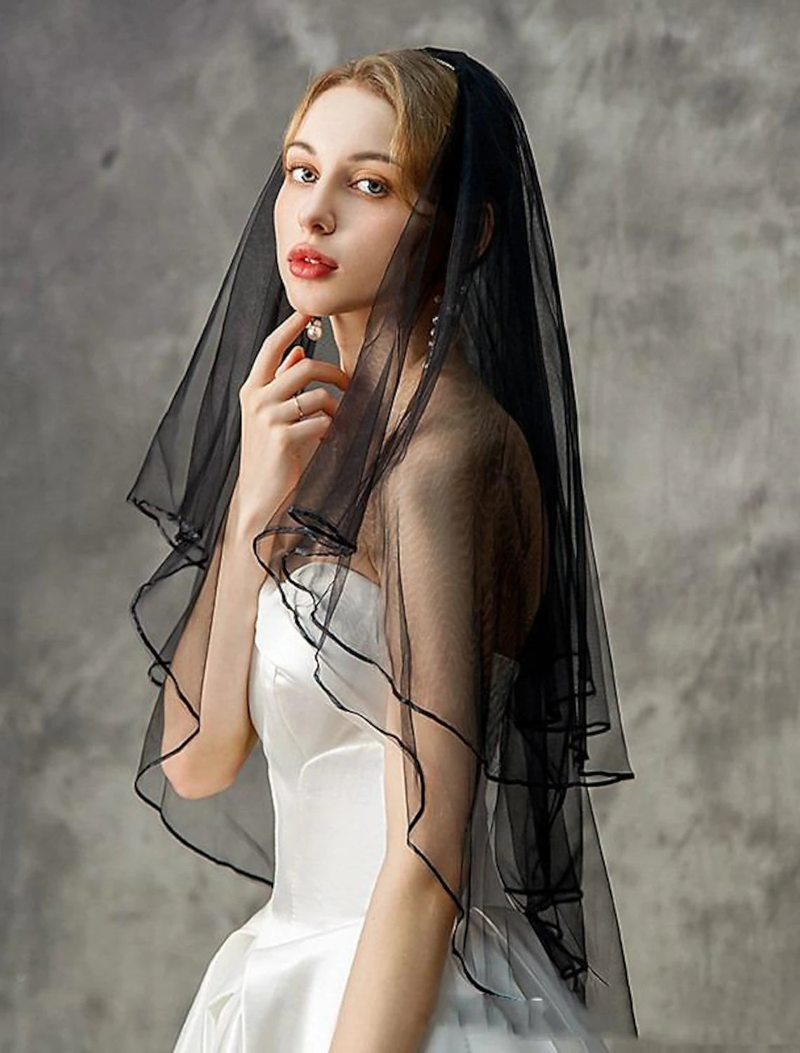 Wholesale Two-tier Stylish / European Style Wedding Veil Elbow Veils with Tier / Pure Color Tulle