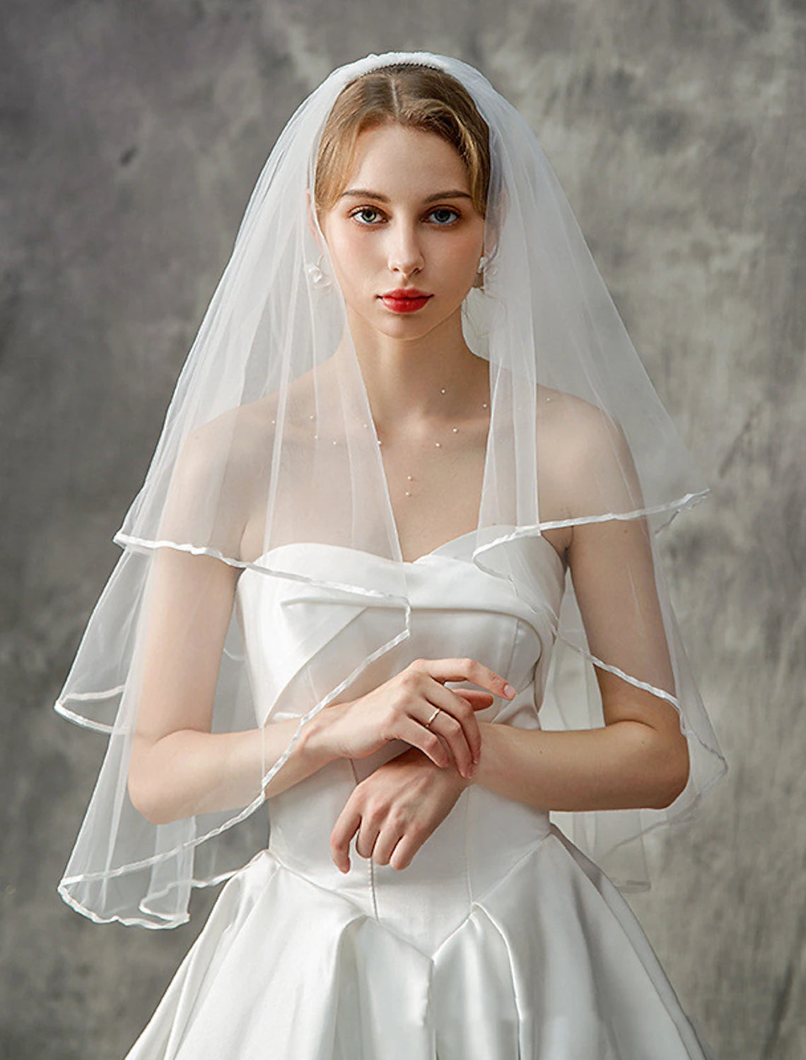 Wholesale Two-tier Stylish / European Style Wedding Veil Elbow Veils with Tier / Pure Color Tulle