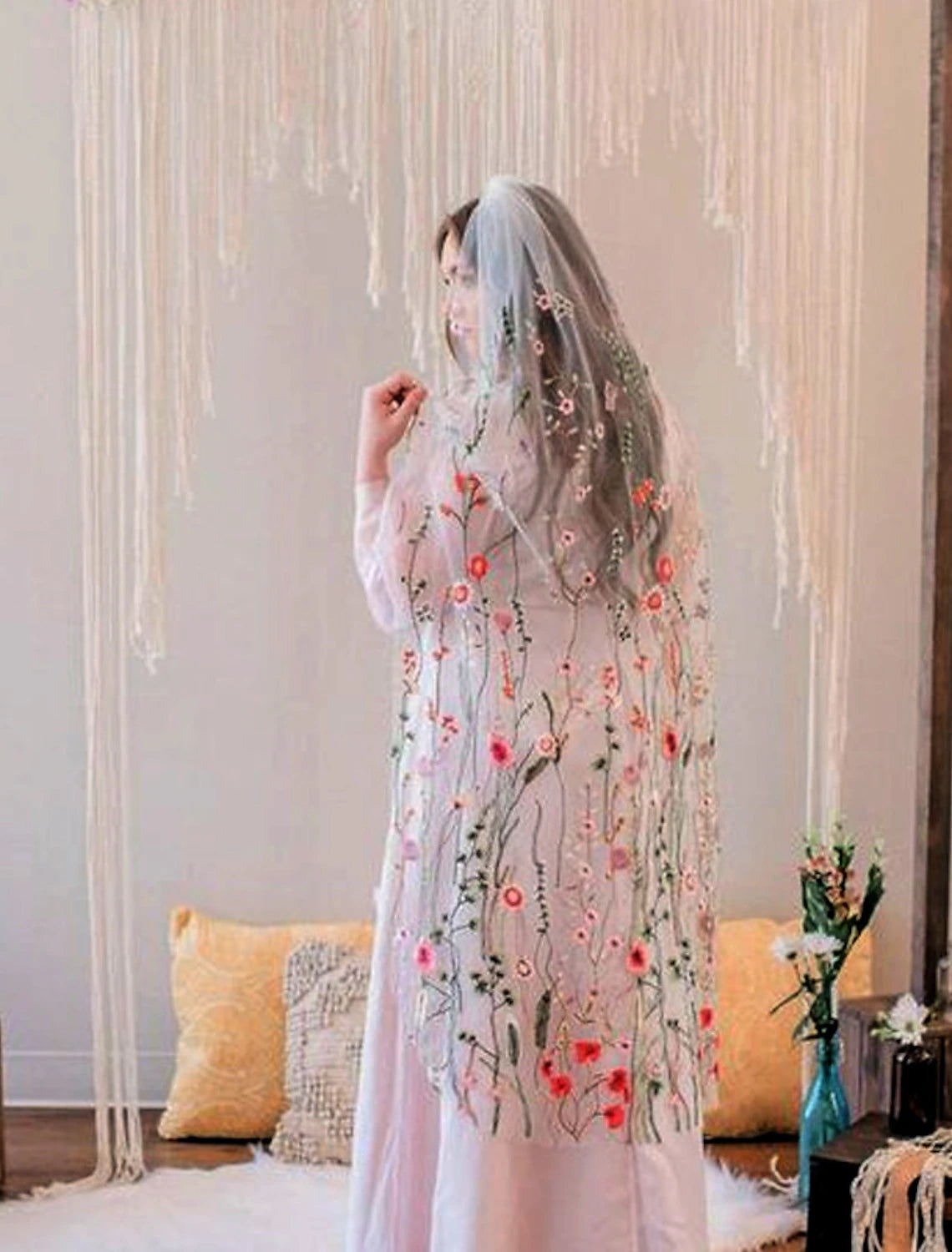 Wholesale One-tier Flower Style / Sweet Wedding Veil Elbow Veils with Embroidery Tulle