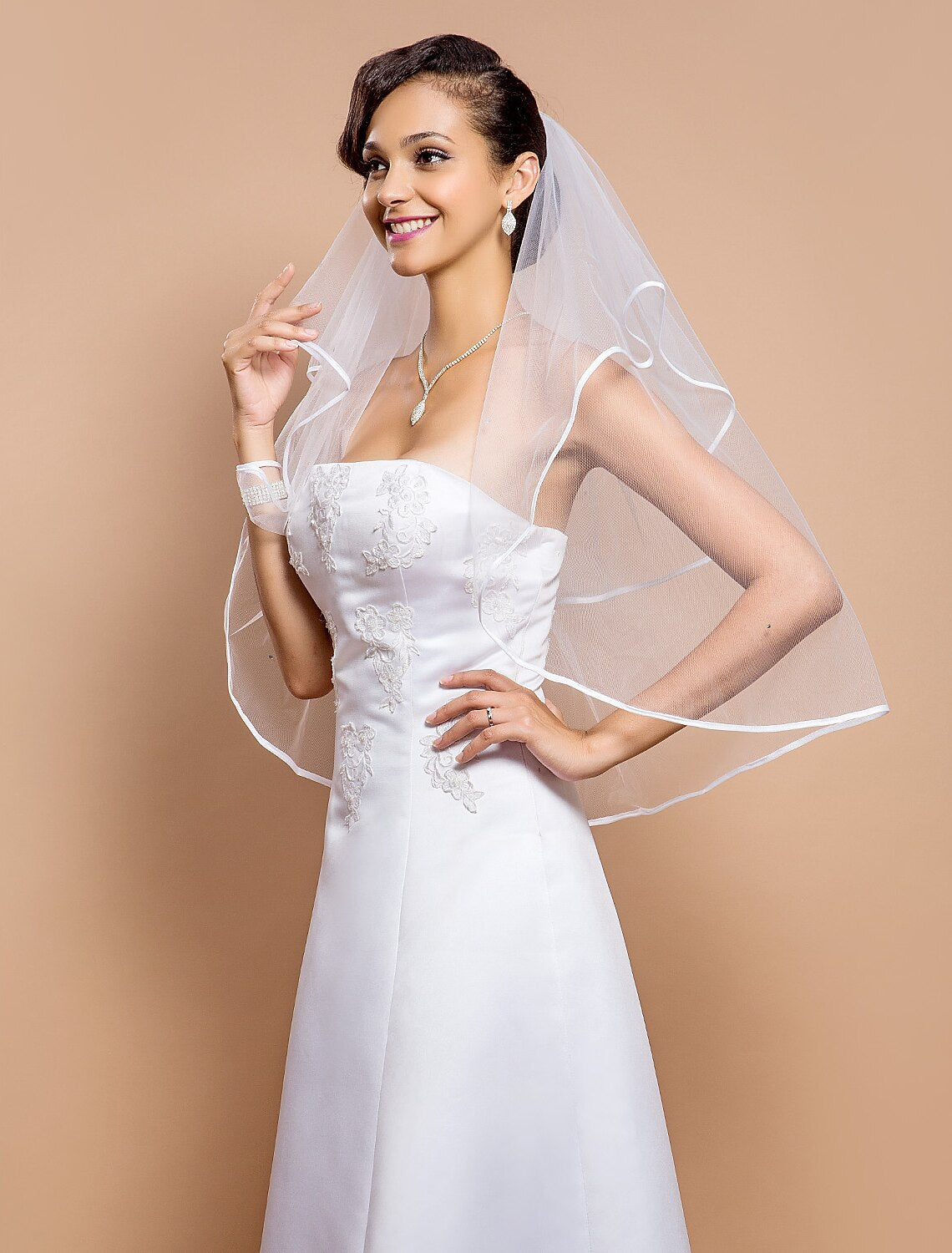 Wholesale Two-tier Ribbon Edge Wedding Veil Elbow Veils with Rhinestone 31.5 in (80cm) Tulle A-line, Ball Gown, Princess, Sheath / Column, Trumpet / Mermaid / Classic