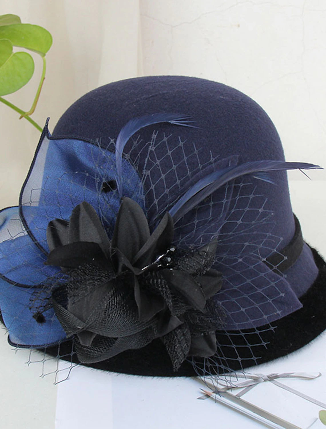 Wholesale Kentucky Derby Hat Fall Wedding Hats Artificial feather Poly / Cotton Blend Bowler / Cloche Hat Bucket Hat Fedora Hat Casual Holiday Vintage Style Elegant With Feather Appliques Headpiece Headwear