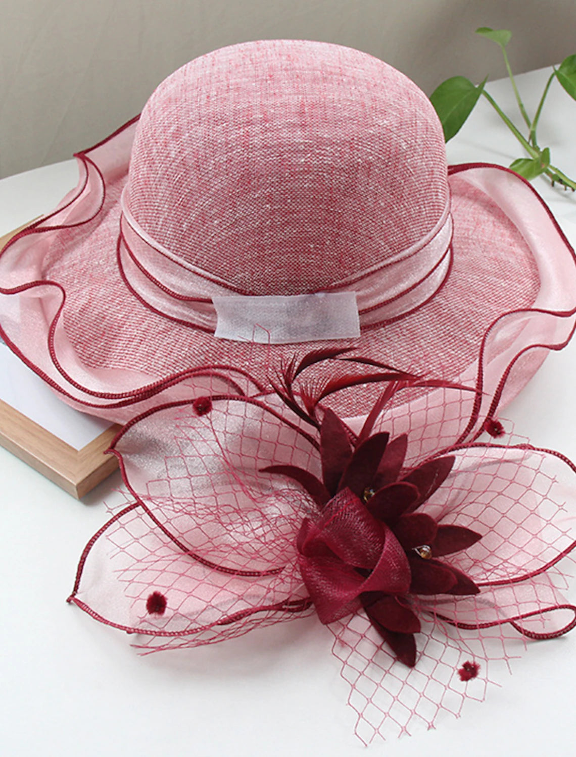 Wholesale Hats Headwear Straw Hats Tulle Linen / Polyester Blend Bucket Hat Straw Hat Sun Hat Casual Holiday Kentucky Derby Melbourne Cup Vintage Style Elegant With Feather Appliques Headpiece Headwear