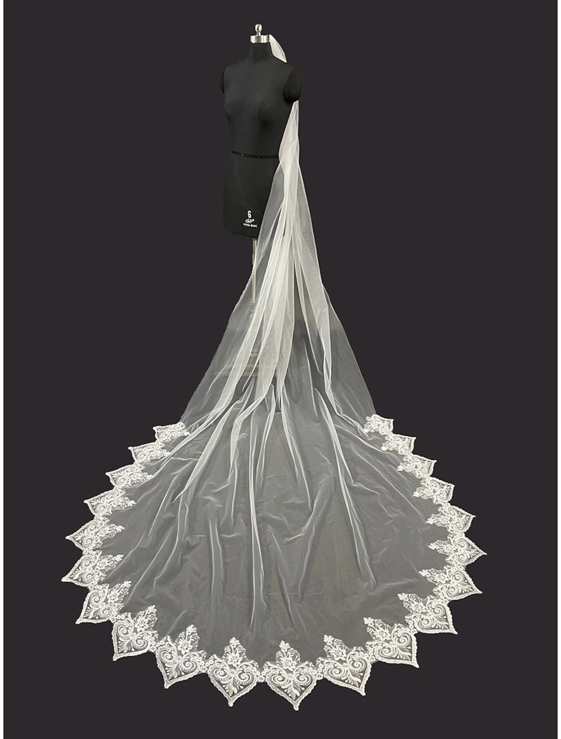 Wholesale One-tier Vintage Inspired / Sweet Wedding Veil Cathedral Veils with Appliques 59.06 in (150cm) Lace