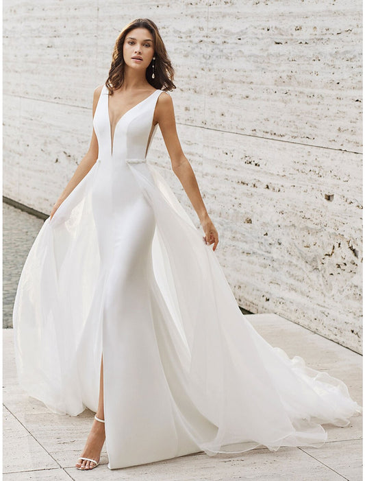 Wholesale  Beach Wedding Dresses Two Piece V Neck Sleeveless Court Train Satin Bridal Gowns With Pattern