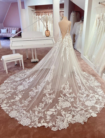 Wholesale Engagement Open Back Formal Wedding Dresses A-Line Camisole V Neck Spaghetti Strap Chapel Train Lace Bridal Gowns With Appliques