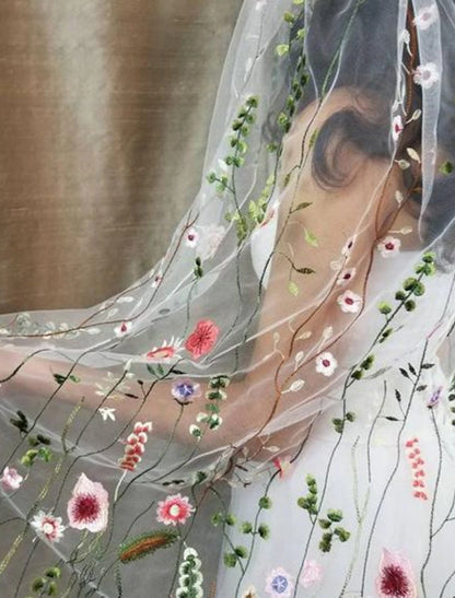 Wholesale One-tier Flower Style / Sweet Wedding Veil Elbow Veils with Embroidery Tulle