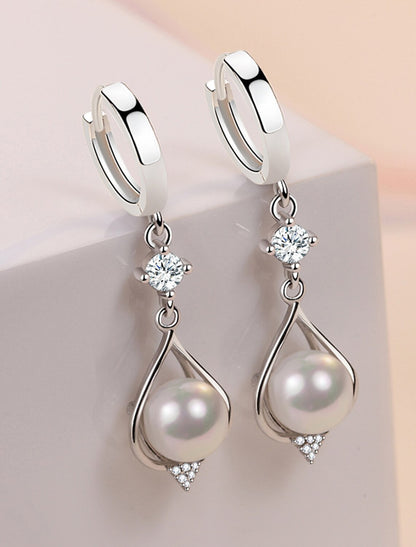 Wholesale Women's Pearl Drop Earrings Fine Jewelry Classic Drop Precious Petal Stylish Simple Earrings Jewelry Gold / White For Gift Festival 1 Pair