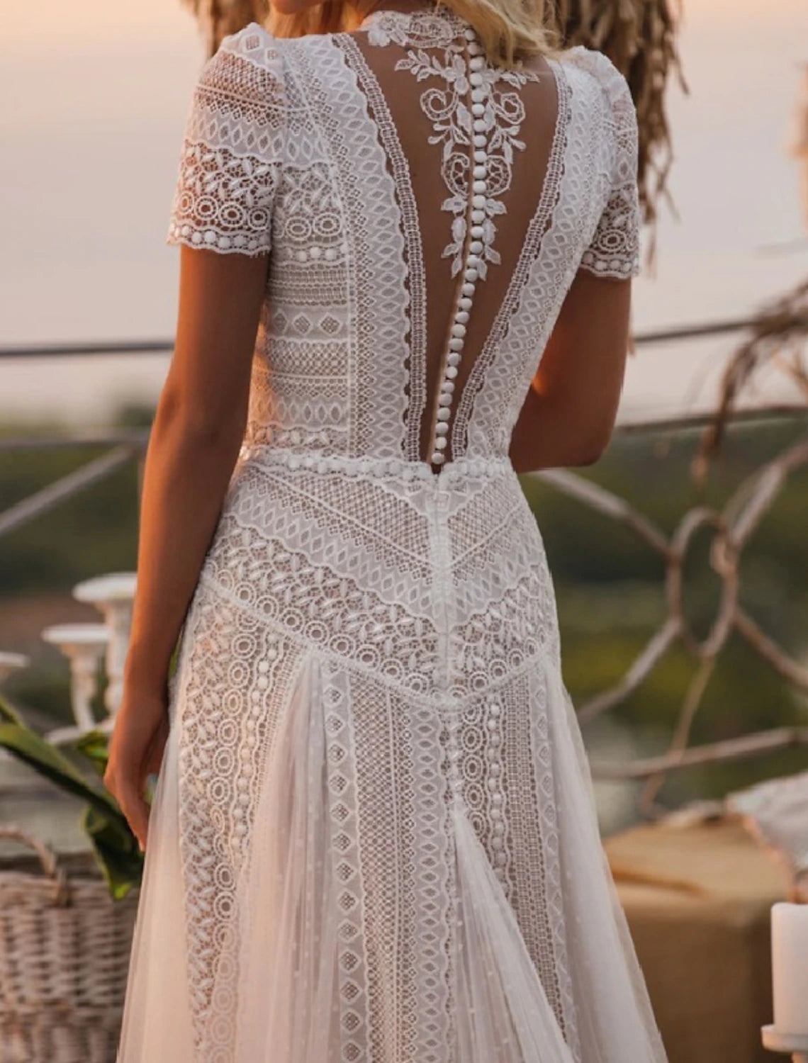 Wholesale Beach Boho Wedding Dresses A-Line Illusion Neck Short Sleeve Court Train Lace Outdoor Bridal Gowns With Appliques