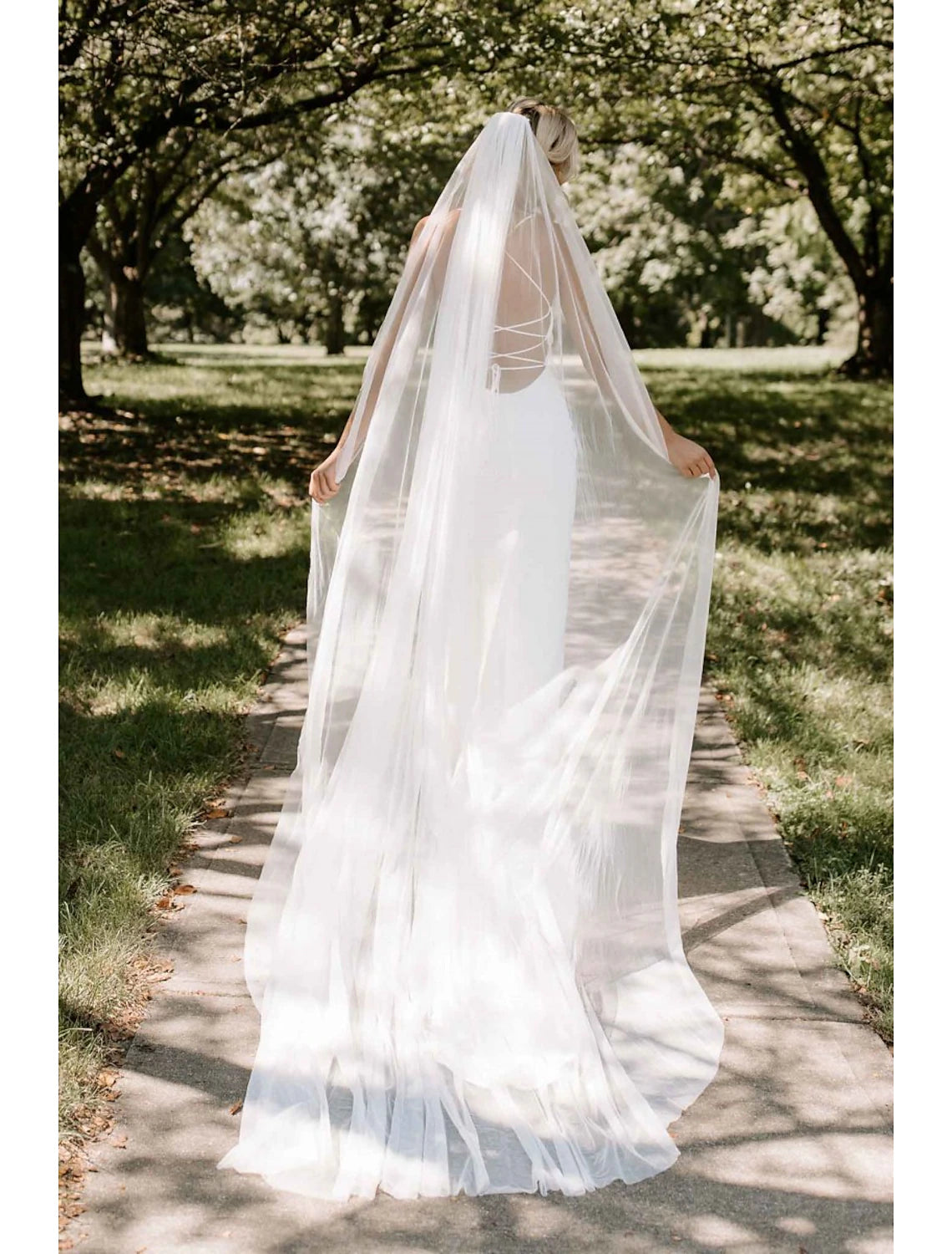 Wholesale One-tier Simple / Classic Style Wedding Veil Chapel Veils with Pure Color 110.24 in (280cm) Tulle