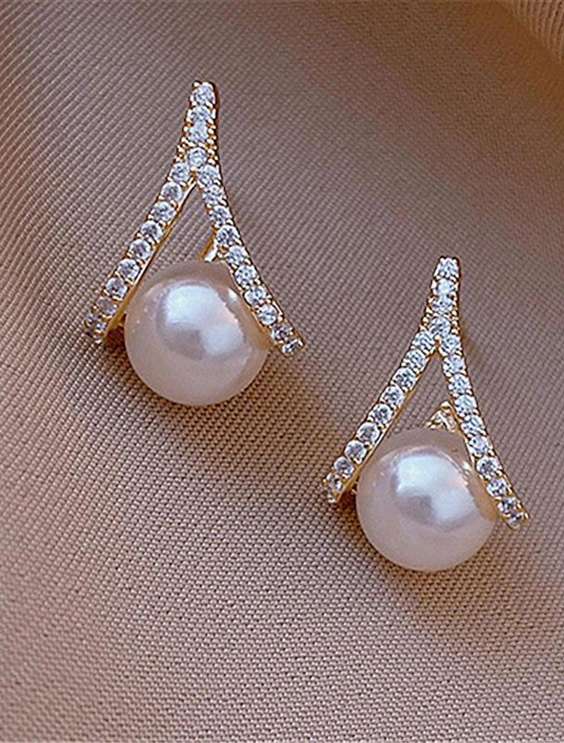 Wholesale Women's Pearl Stud Earrings Fine Jewelry Classic Precious Stylish Romantic Earrings Jewelry Silver For Gift Festival 1 Pair