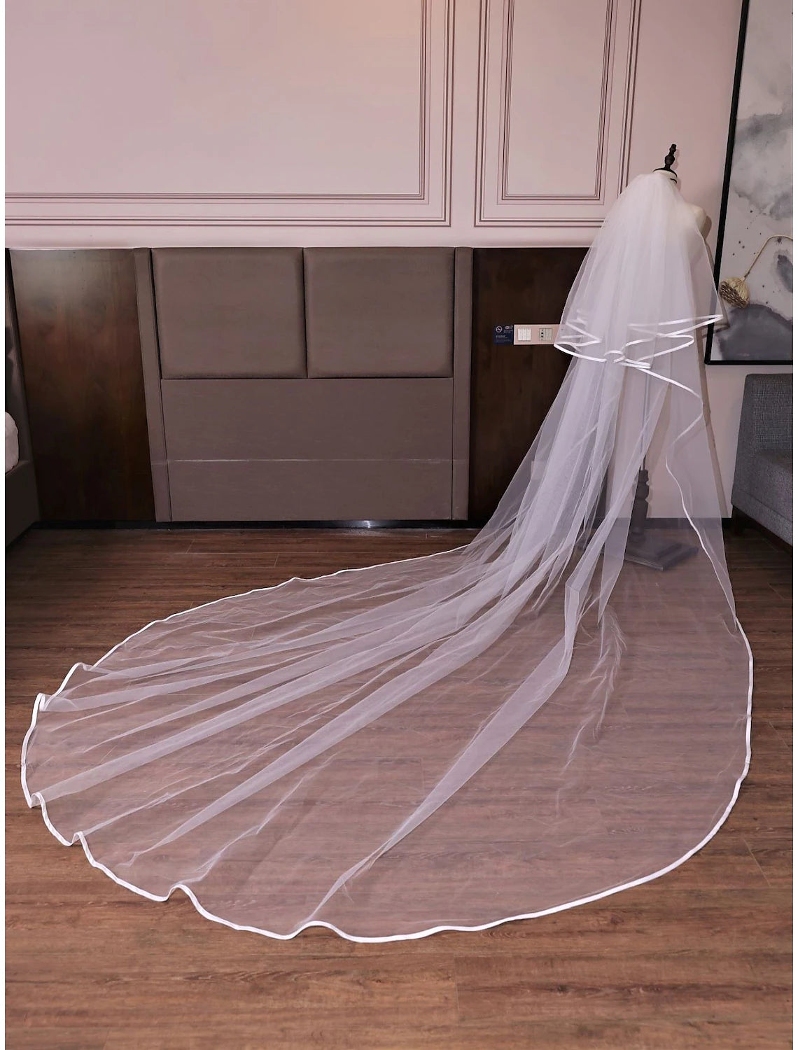 Wholesale Two-tier Vintage / Sweet Wedding Veil Cathedral Veils with Tier 137.8 in (350cm) Tulle