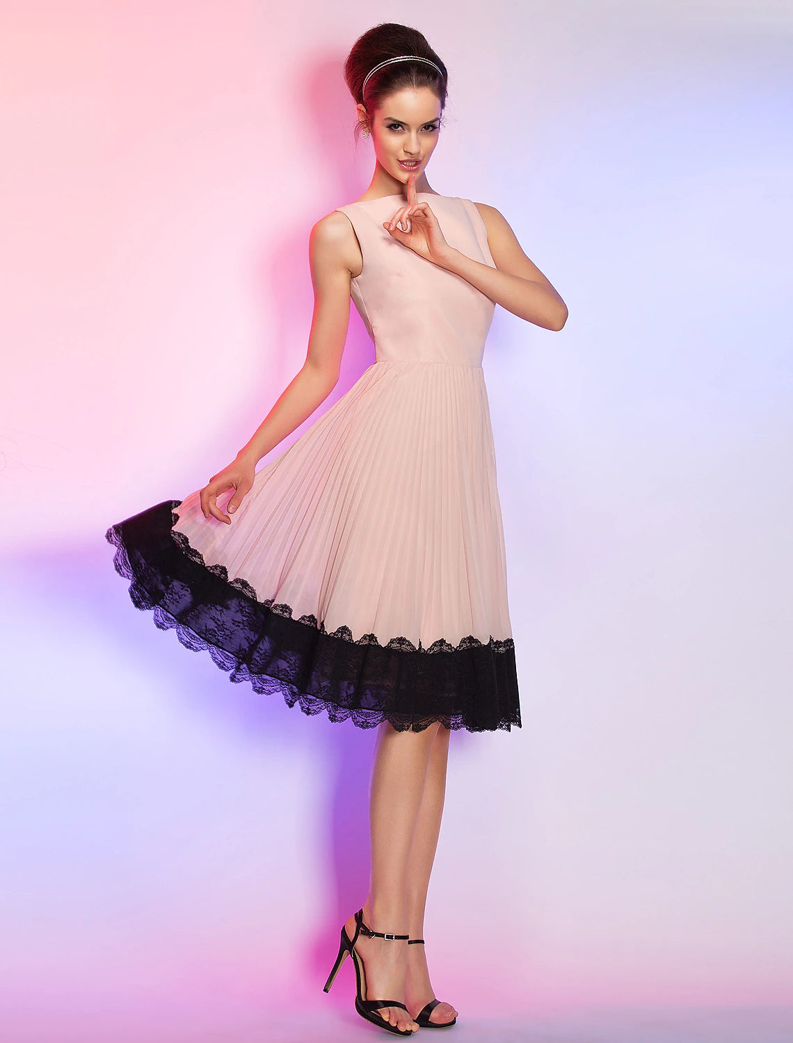 Wholesale A-Line Cute Dress Homecoming Knee Length Sleeveless Boat Neck Pink Dress Chiffon with Lace