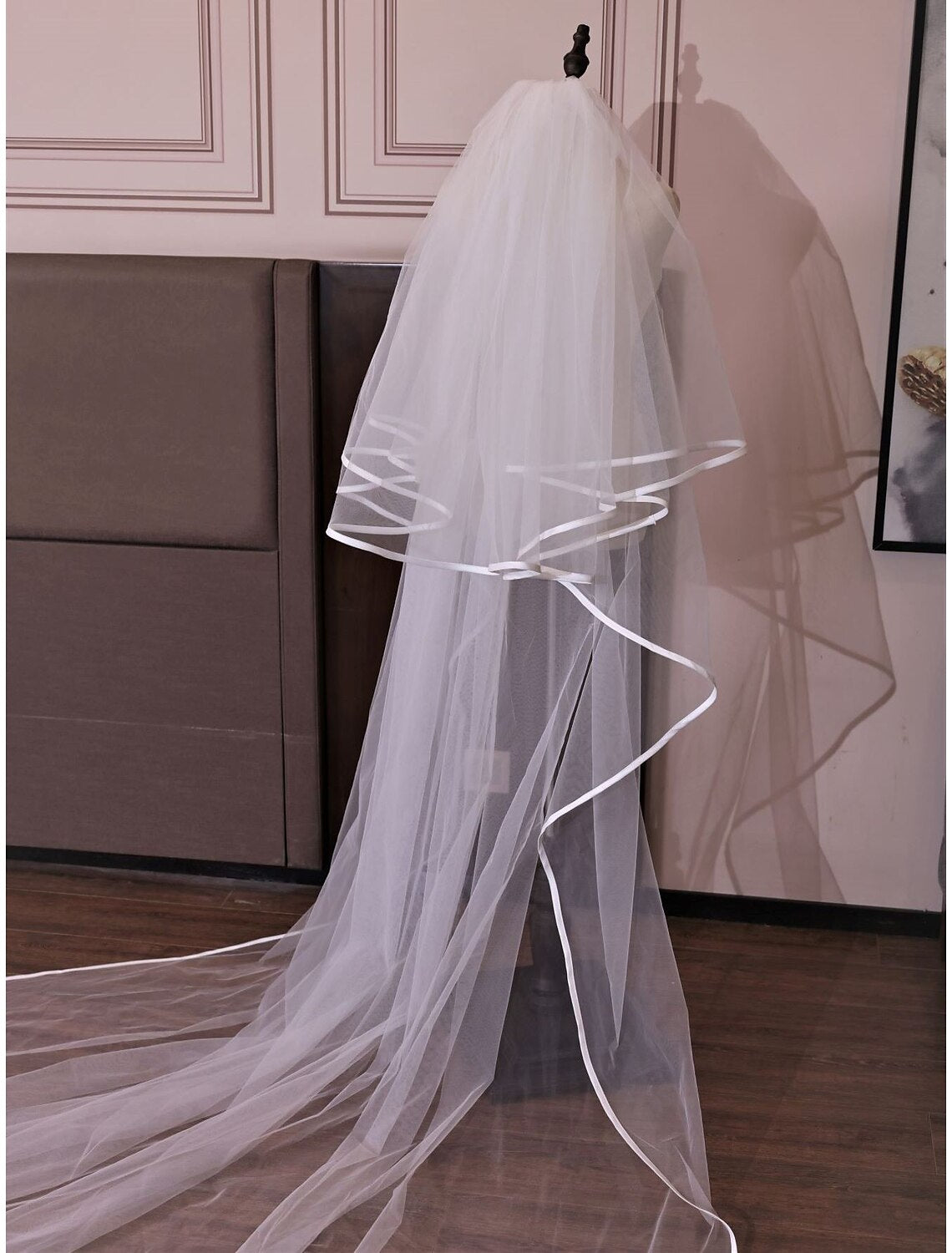 Wholesale Two-tier Vintage / Sweet Wedding Veil Cathedral Veils with Tier 137.8 in (350cm) Tulle