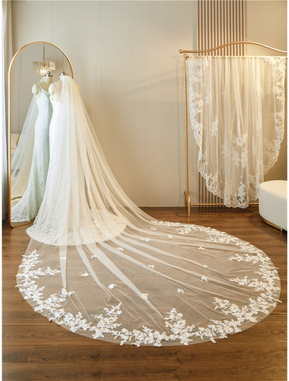 Wholesale One-tier Lace Applique Edge / Lace Wedding Veil Cathedral Veils with Embroidery / Appliques / Paillette 118.11 in (300cm) Tulle