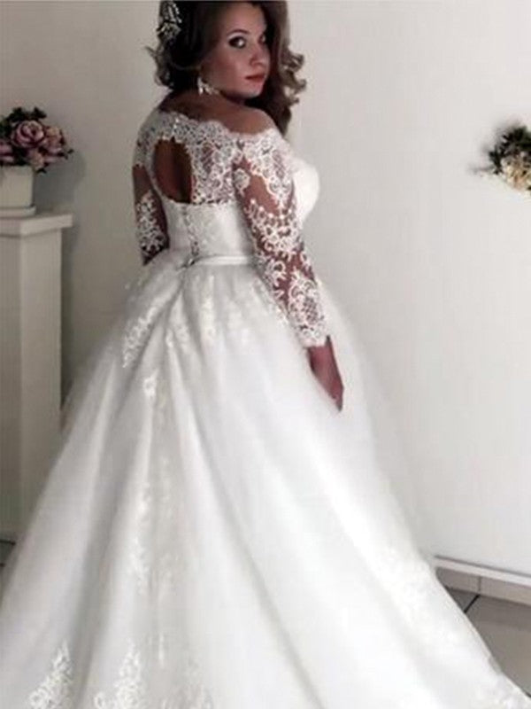 Wholesale A-Line/Princess Off-the-Shoulder Long Sleeves Court Train Lace Tulle Wedding Dresses