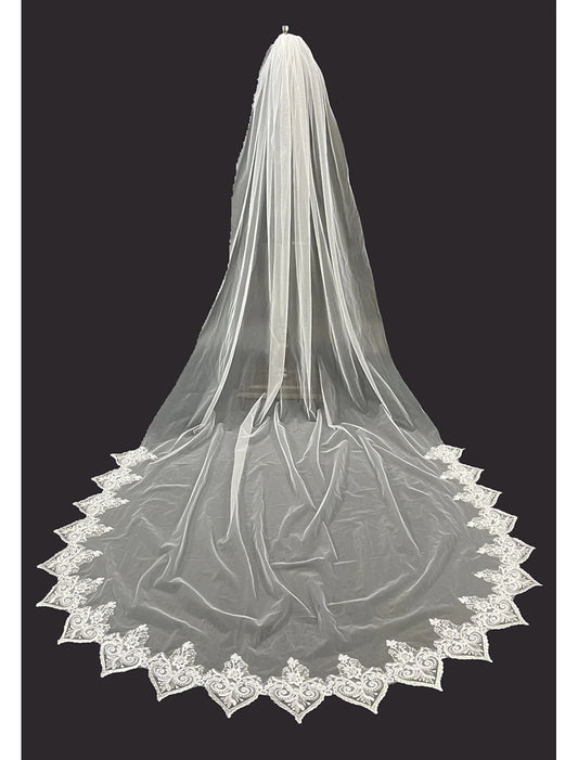 Wholesale One-tier Vintage Inspired / Sweet Wedding Veil Cathedral Veils with Appliques 59.06 in (150cm) Lace