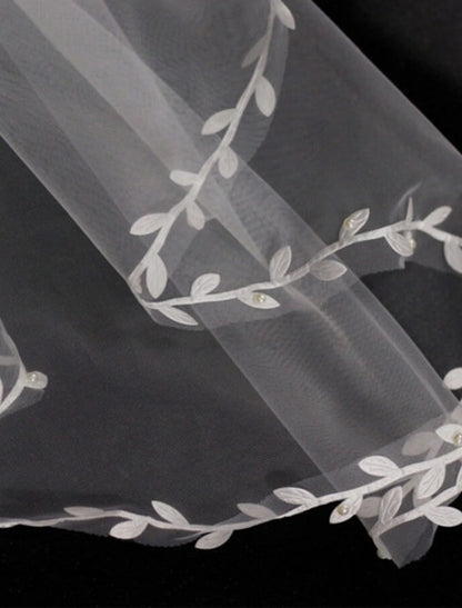 Wholesale One-tier Pearls / Classic & Timeless / Elegant & Luxurious Wedding Veil Cathedral Veils with Faux Pearl / Appliques 118.11 in (300cm) Lace / Tulle