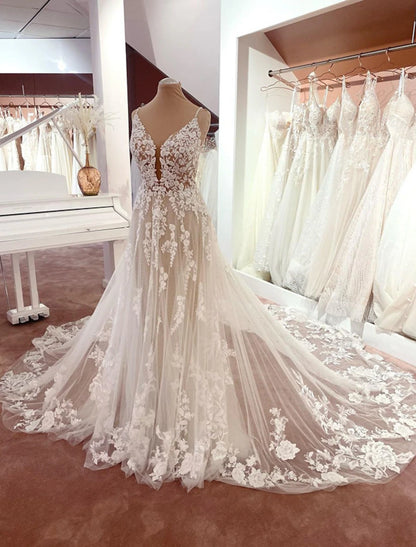 Wholesale Engagement Open Back Formal Wedding Dresses A-Line Camisole V Neck Spaghetti Strap Chapel Train Lace Bridal Gowns With Appliques