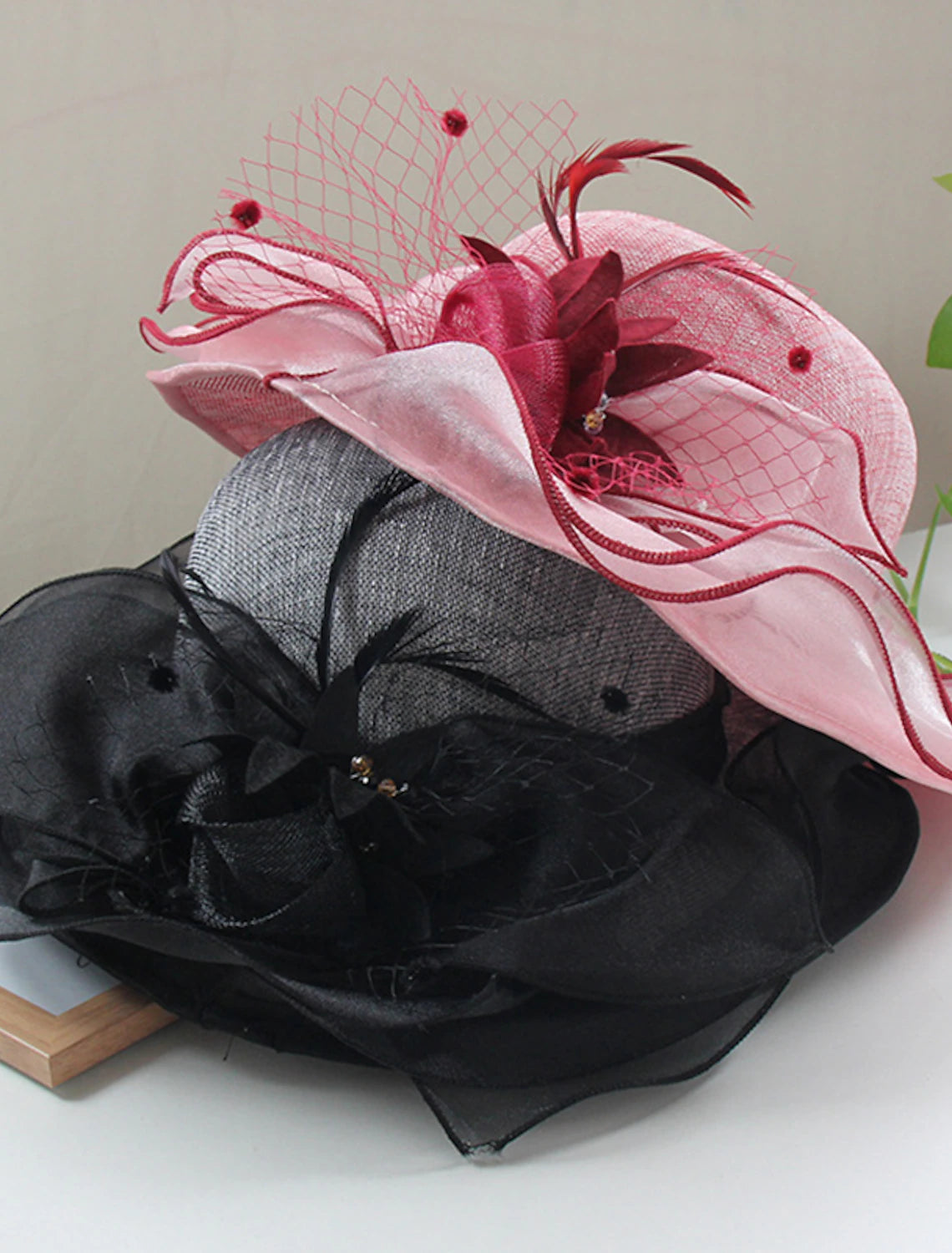 Wholesale Hats Headwear Straw Hats Tulle Linen / Polyester Blend Bucket Hat Straw Hat Sun Hat Casual Holiday Kentucky Derby Melbourne Cup Vintage Style Elegant With Feather Appliques Headpiece Headwear