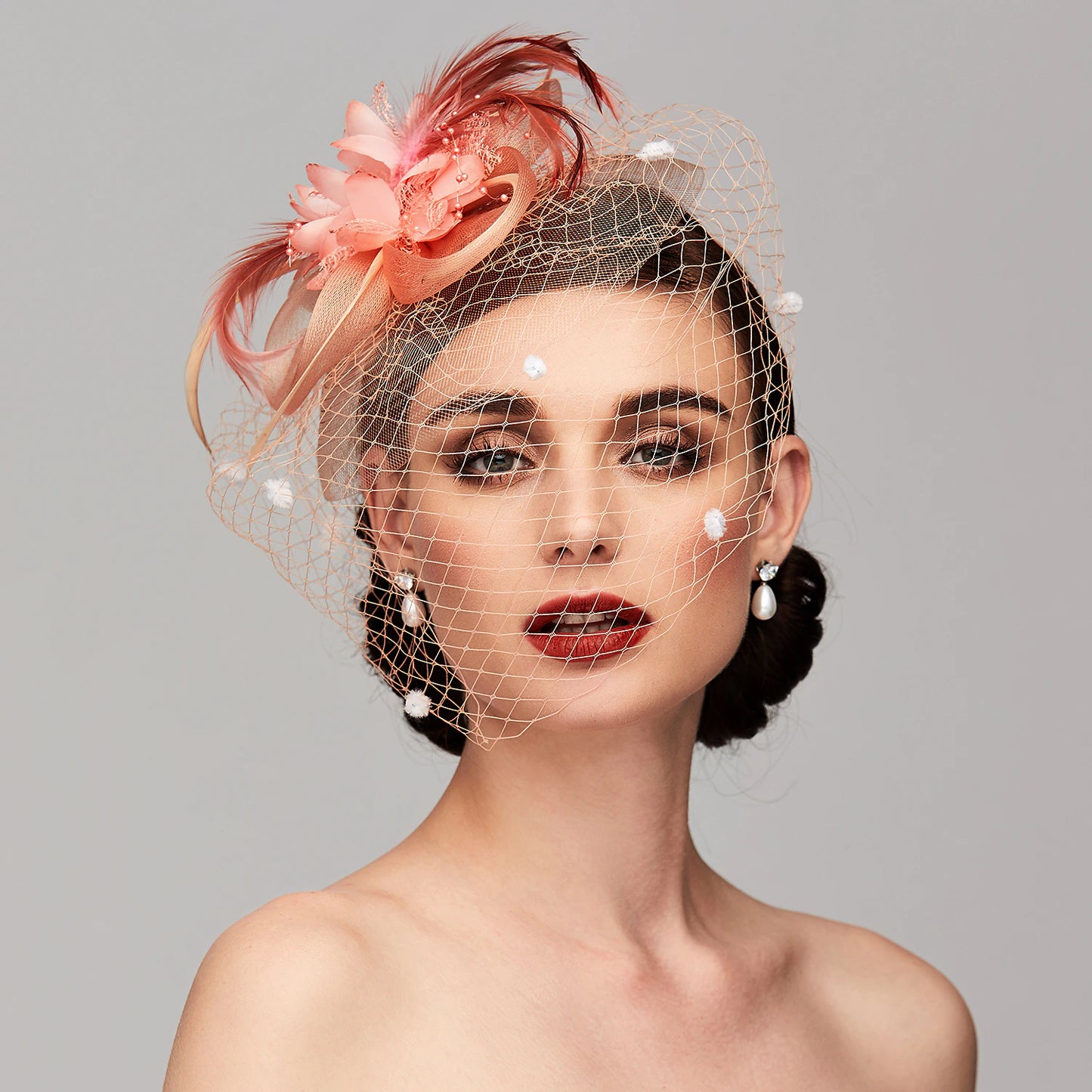 Wholesale Elegant Fascinators Hats Linen Net Mesh Headpiece Kentucky Derby Hat with Clip Headband Feather Floral Flower Mesh Net Wedding Evening Party Horse Race Ladies Day Headpiece Headwear