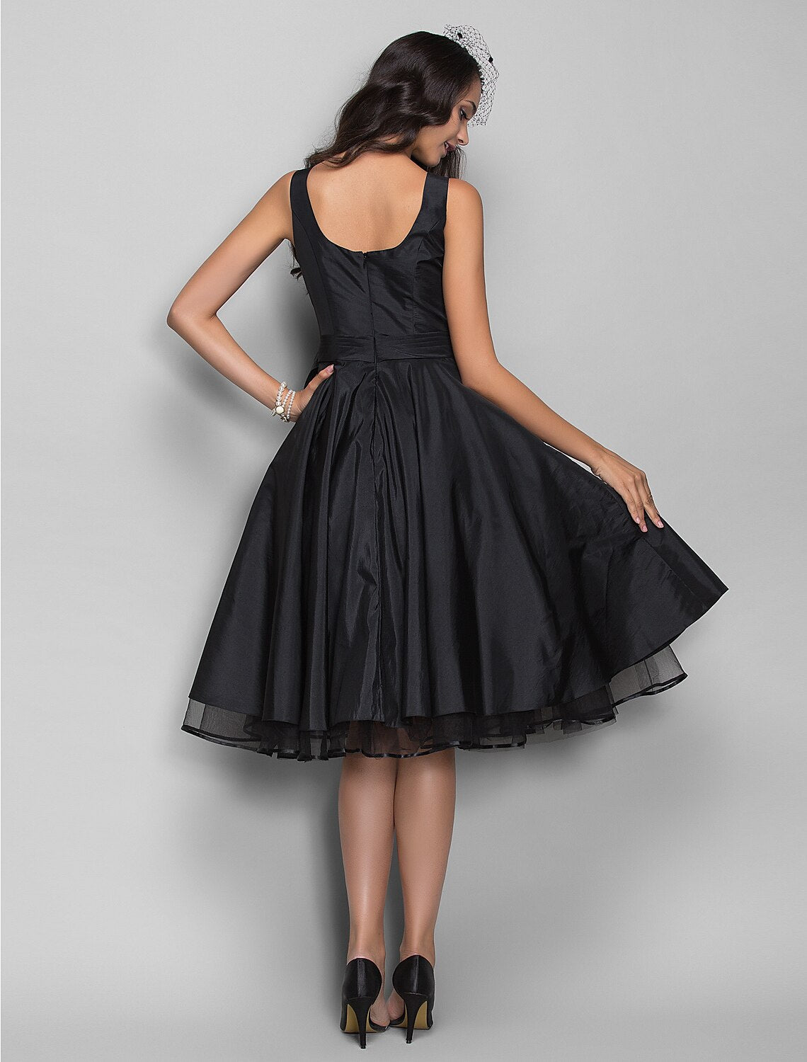 Wholesale A-Line Cocktail Dresses Vintage Dress Halloween Wedding Guest Knee Length Sleeveless V Neck Taffeta with Pleats Crystals