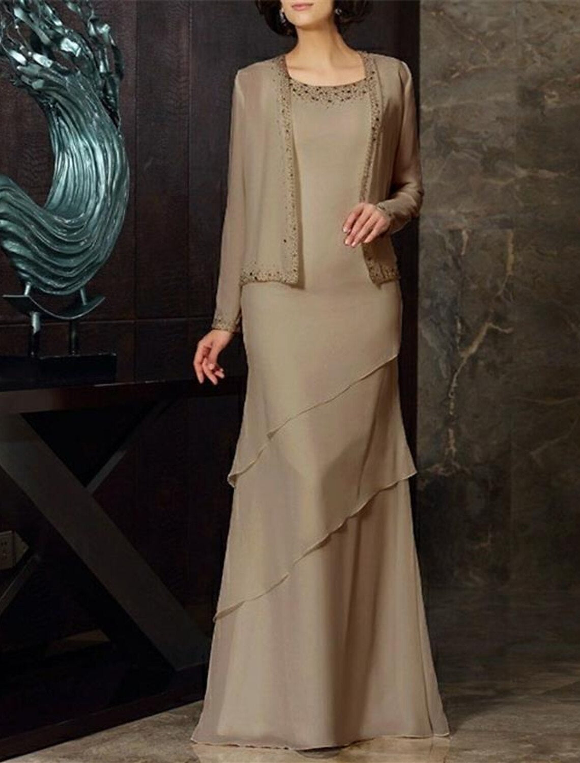 Wholesale Sheath / Column Mother of the Bride Dress Elegant & Luxurious Jewel Neck Floor Length Chiffon Long Sleeve with Beading Tier