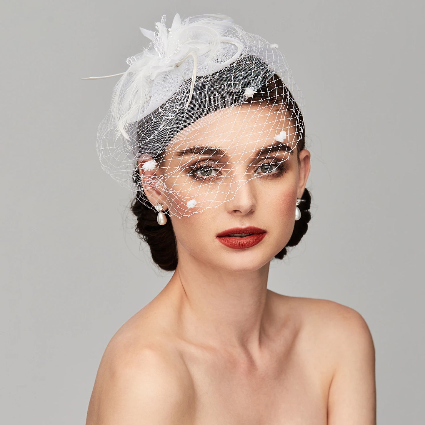 Wholesale Elegant Fascinators Hats Linen Net Mesh Headpiece Kentucky Derby Hat with Clip Headband Feather Floral Flower Mesh Net Wedding Evening Party Horse Race Ladies Day Headpiece Headwear