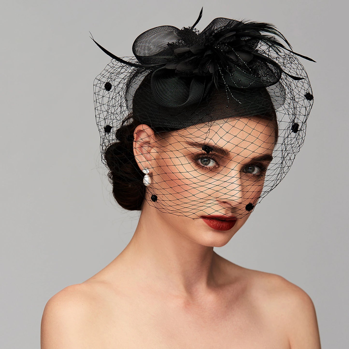 Wholesale Elegant Fascinators Hats Linen Net Mesh Headpiece Kentucky Derby Hat with Clip Headband Feather Floral Flower Mesh Net Wedding Evening Party Horse Race Ladies Day Headpiece Headwear