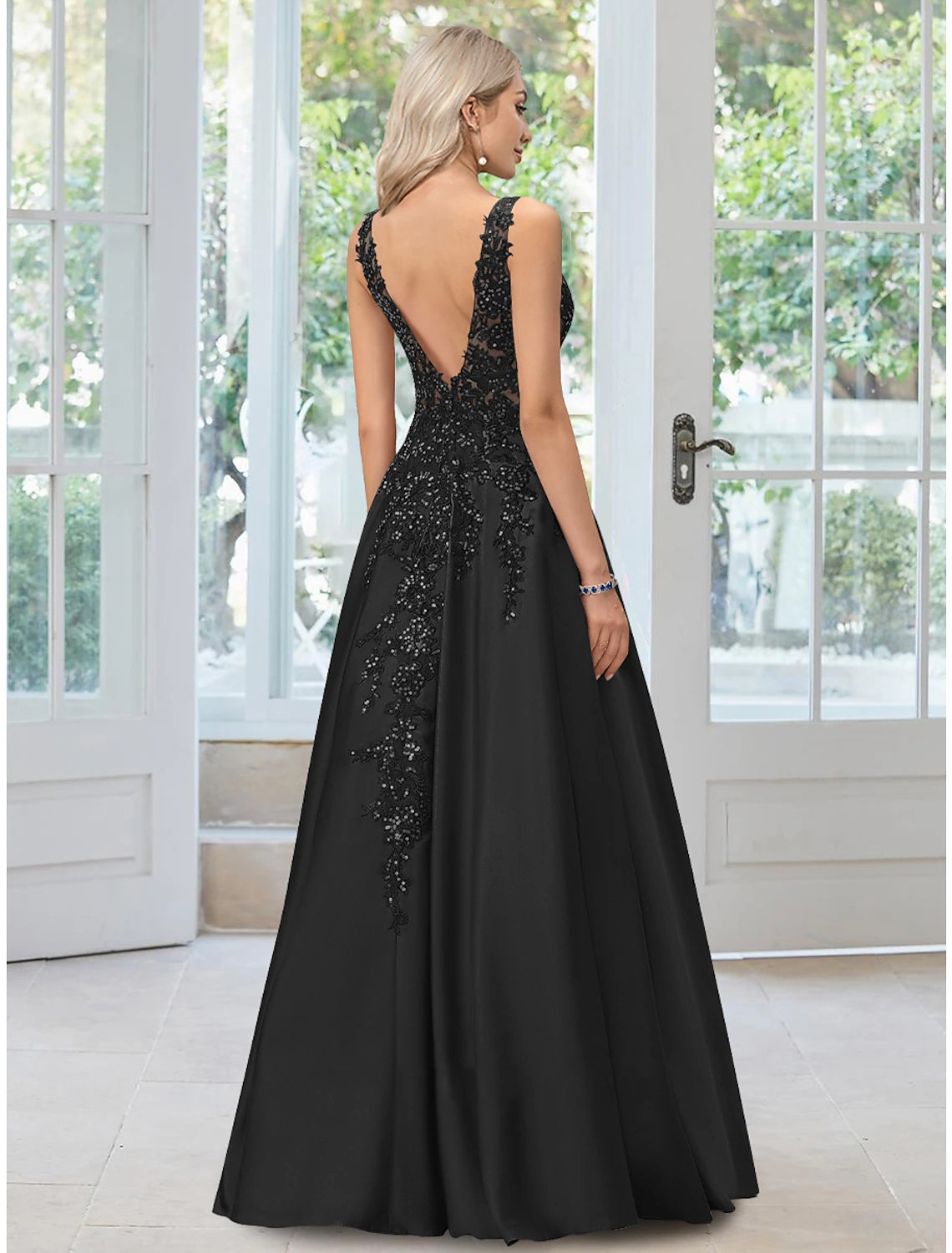 Wholesale A-Line Evening Gown Floral Dress Formal Black Tie Floor Length Sleeveless V Neck Lace with Appliques