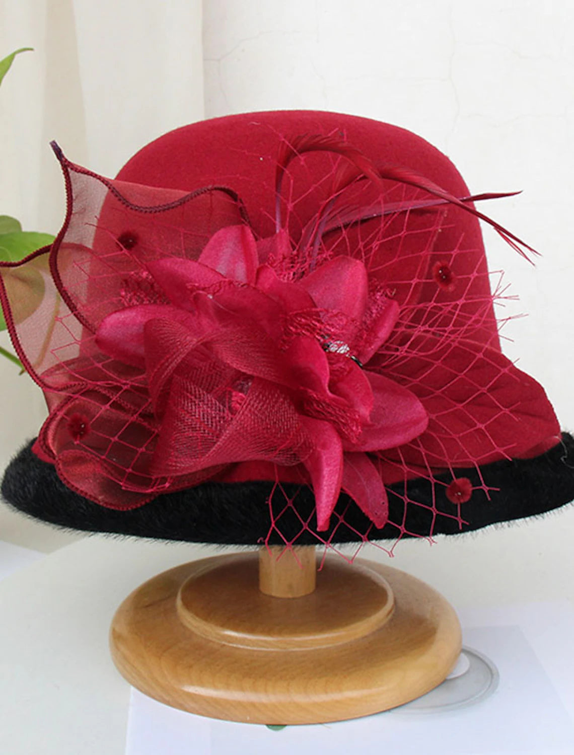 Wholesale Kentucky Derby Hat Fall Wedding Hats Artificial feather Poly / Cotton Blend Bowler / Cloche Hat Bucket Hat Fedora Hat Casual Holiday Vintage Style Elegant With Feather Appliques Headpiece Headwear