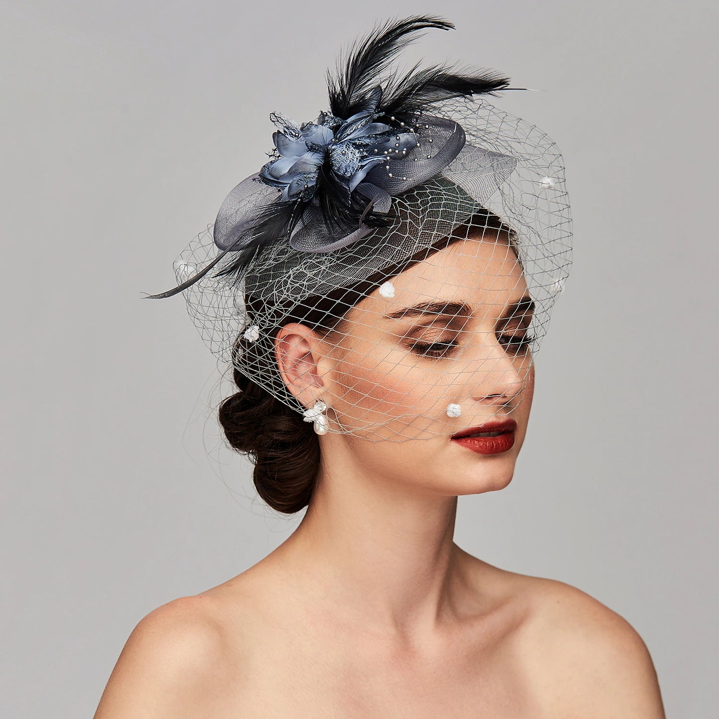 Wholesale Elegant Fascinators Hats Linen Net Mesh Headpiece Kentucky Derby Hat with Clip Headband Feather Floral Flower Mesh Net Wedding Evening Party Horse Race Ladies Day Headpiece Headwear