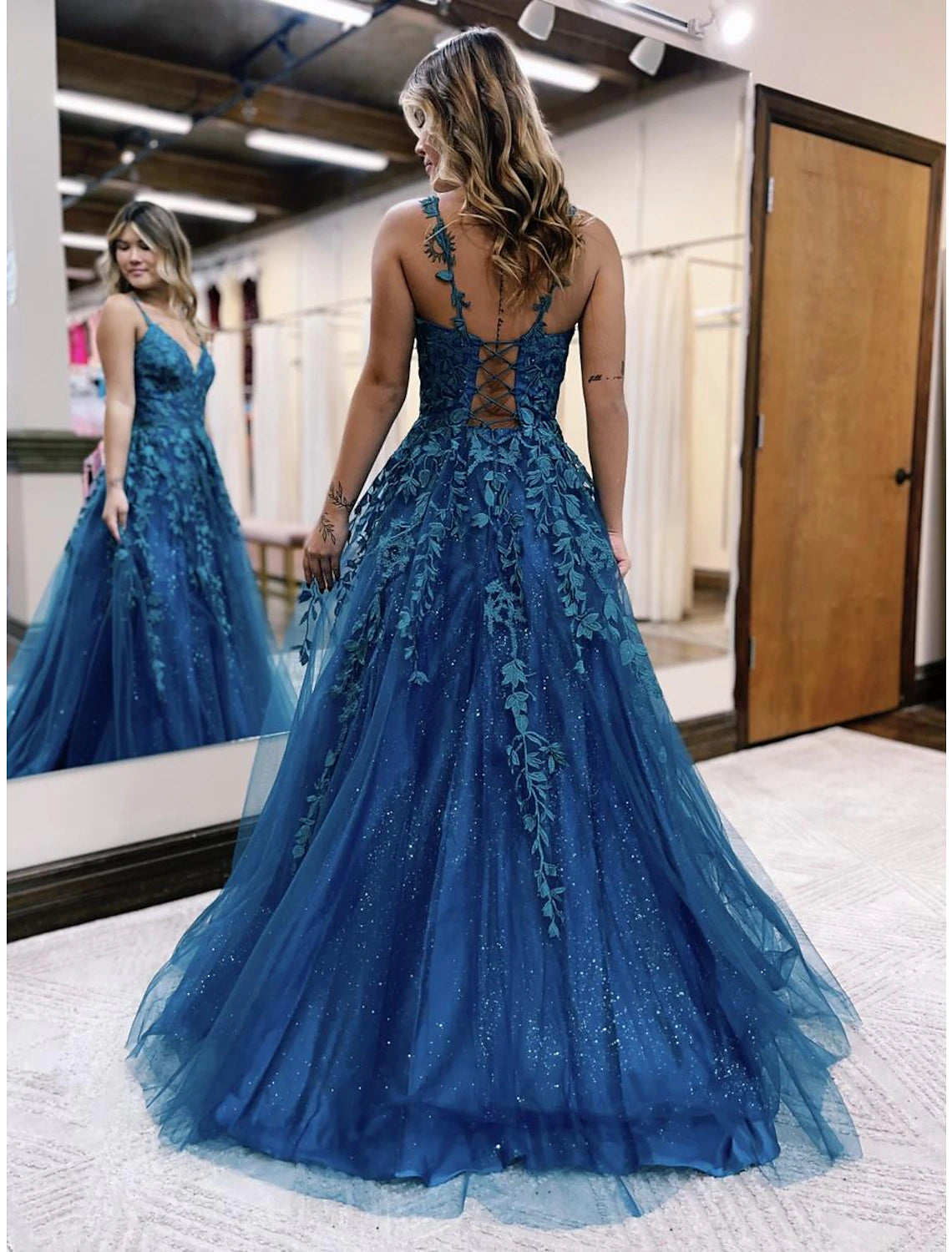 Wholesale  Ball Gown A-Line Prom Dresses Sparkle & Shine Dress Formal Wedding Party Floor Length Sleeveless V Neck Tulle Backless with Glitter Appliques