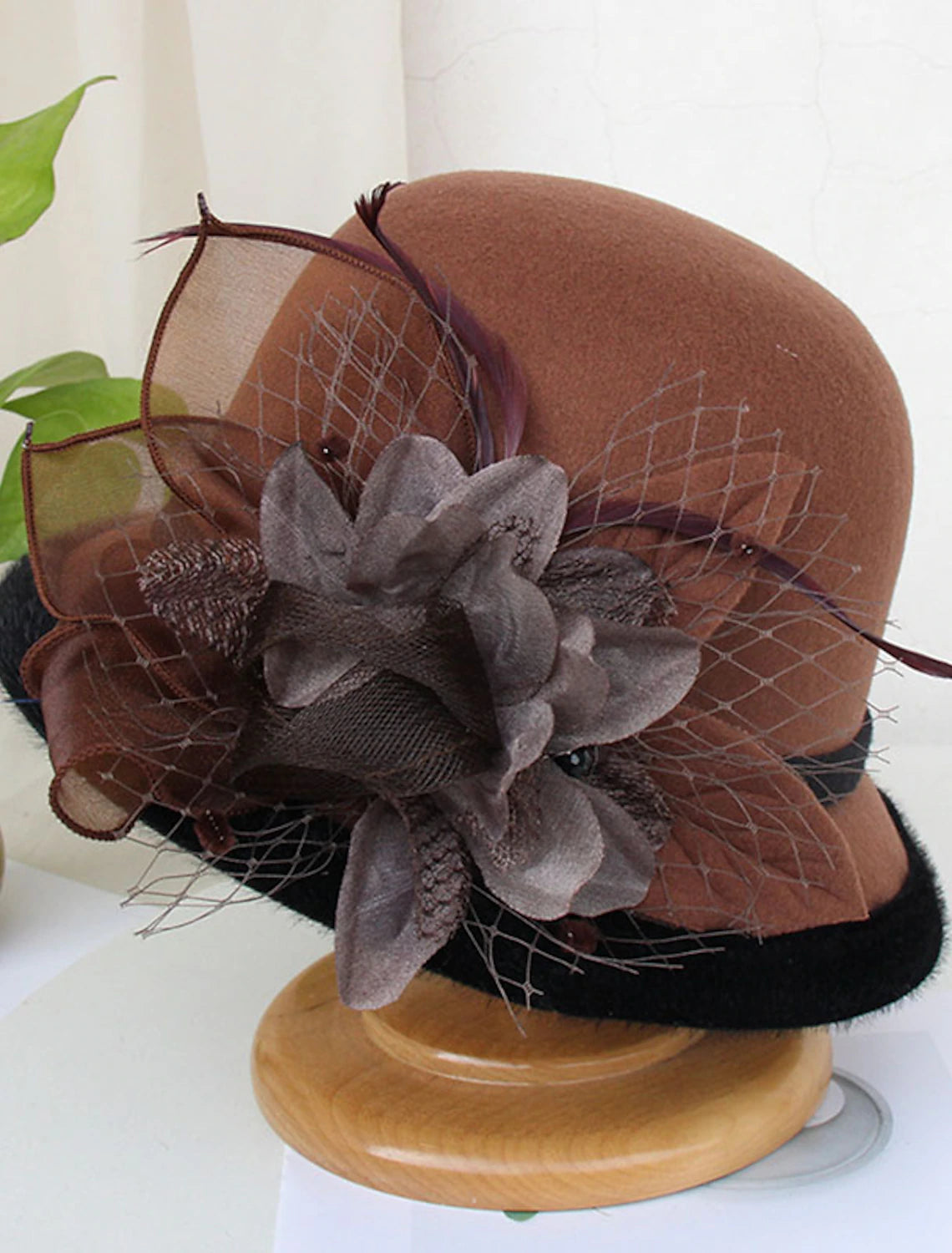 Wholesale Kentucky Derby Hat Fall Wedding Hats Artificial feather Poly / Cotton Blend Bowler / Cloche Hat Bucket Hat Fedora Hat Casual Holiday Vintage Style Elegant With Feather Appliques Headpiece Headwear