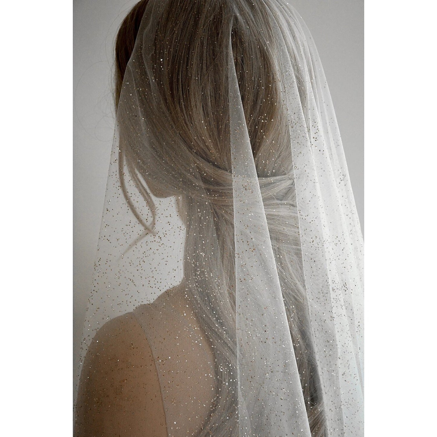 Wholesale One-tier Simple / Sparkle & Shine Wedding Veil Cathedral Veils with Sequin 157.48 in (400cm) Tulle